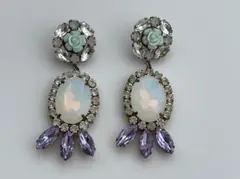 ほぼ未使用　オパール風ストーンとラベンダークリスタルのピアス　薔薇