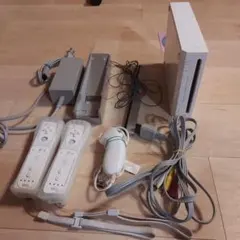 Wii本体とマリオカート、星のカービィ、どうぶつの森他ソフト