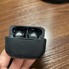 ブラック ワイヤレスイヤホン 充電ケース付き - メルカリ