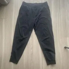 美品 ユニクロ ウルトラストレッチアクティブジョガーパンツ ブラック サイズXL