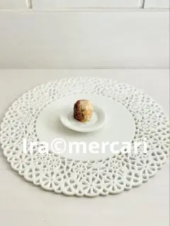 お皿のアイスクリームのフェーブ　フランス製　陶器　お菓子　フェーヴ　ミニチュア