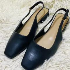 【極美品】ナノユニバース スリングバックスクエアトゥパンプス 23.5cmのサムネイル