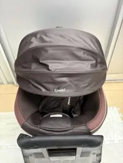 Combi 回転式チャイルドシート ブラウン