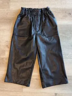 レザー ボトムス