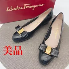 美品 Salvatore Ferragamo 黒 ヴァラリボン パンプス