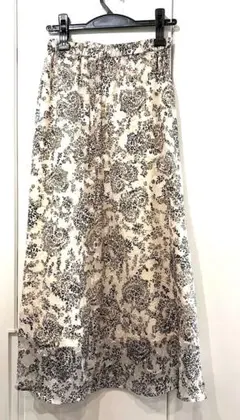 グレディブリリアン　花柄フレアスカート 裏地付き　新品タグ付き