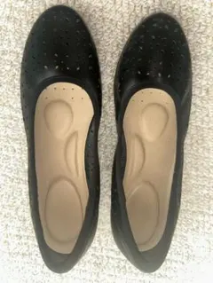 中古　フラットシューズ　靴　黒　ブラック　室内　屋外　合成皮革　合皮　24.5