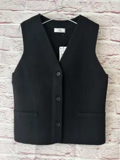 新品未使用　Aga Black ベスト　ジレ　定価23,000円
