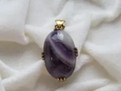 レ*す様 ペンダントトップ　紫と白のマーブル　卵型（オーバル）