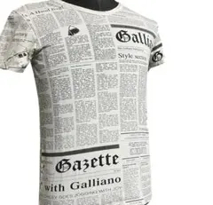John Galliano 新聞プリント Tシャツ - メルカリ
