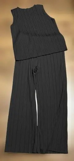 UNIQLO プリーツセットアップ　パンツ　美品