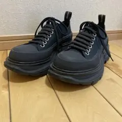 Alexander McQueen 厚底スニーカー ブラックのサムネイル