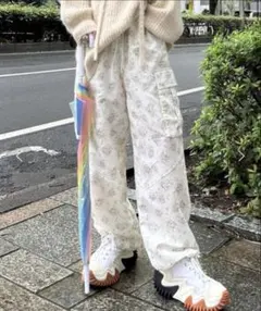 Alley Tokyo 花柄カーゴパンツのサムネイル