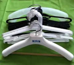 プラスチックハンガー 白黒20本