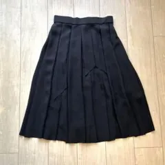COS コス ジオメトリック プリーツスカート ブラックのサムネイル