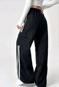 ブラックストライプワイドレッグカーゴパンツ　男女兼用　ドローコード付き