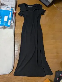黒オフショルダーニットロングワンピース