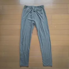 スパッツ　カーキ色