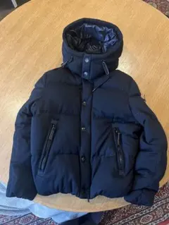 西川フード付き黒ダウンジャケット