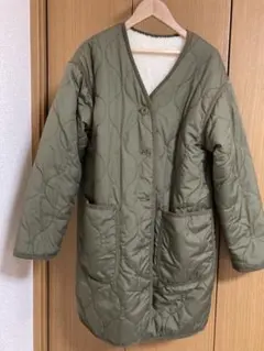 GU リバーシブルロングキルトブルゾンのサムネイル