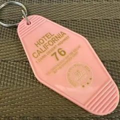 ホテルカリフォルニア キーホルダー 76【ピンク】