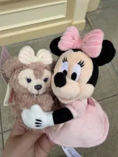 香港ディズニー 新作 ミニー& シェリーメイ ぬいぐるみキーチェーン