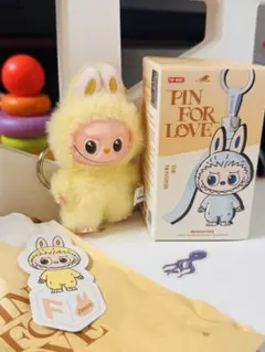 labubu4.0正規品 ラブブ pin for love【F】イニシャル