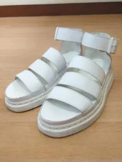 【美品】箱付 ドクターマーチンCLARISSA size:5 WHITEのサムネイル