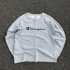 ア*ン様 US規格　古着　チャンピオン　スウェット　グレー　フロントロゴ　前Vガ