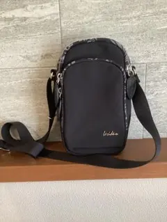 値下げ✴︎美品✴︎besideu 黒 ミニショルダーバッグ　スマホポシェット