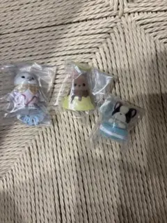 シルバニアファミリー 人形3体セット　ファミマ　くじ