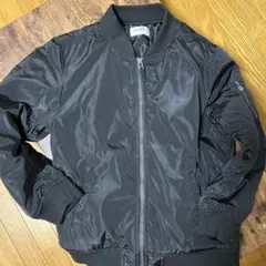 ブラック MA-1ジャケット