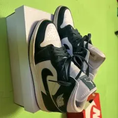 NIKE Air Jordan 1 Mid グリーン ホワイトのサムネイル