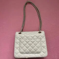 チャールズアンドキース チェーンバッグ キルティング ベージュ