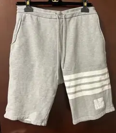 人気商品　Thom Browne トムブラウン　ショートパンツ