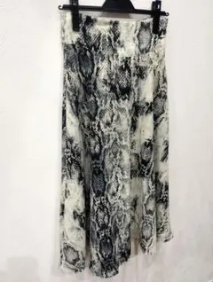 【美品✨✨】ROYAL PARTY パイソン柄　フレアスカート