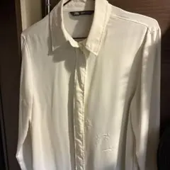 ZARA白シャツのサムネイル