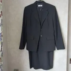 ダークグレー スーツセットジャケットとパンツとワンピース