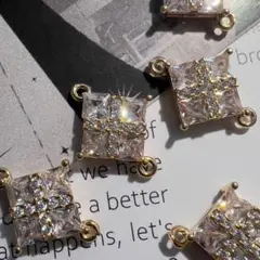 高品質ジルコニアスクエアコネクターチャーム1個185円