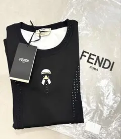 FENDI ブラック Tシャツ 磁石ロゴ 2021秋冬コレクション 人気モデル 