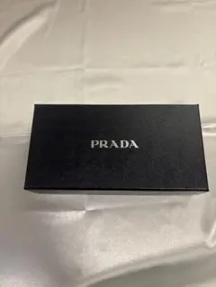 PRADA ギフトボックス　美品
