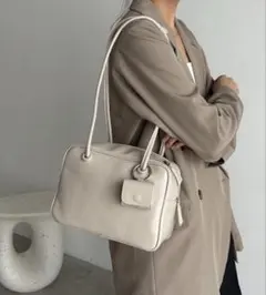 8日まで【CAPRICIEUX LE'MAGE】エナメルスクエアボストンバッグのサムネイル