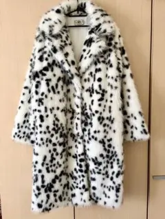 フェイクファーコート ホワイト・ブラック斑点