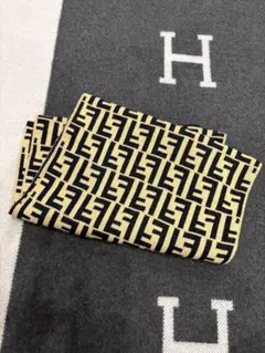 FENDI フェンディ ズッカ柄 大判マフラー (タグなし) - メルカリ
