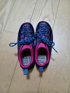 KEEN レディーススニーカーのサムネイル