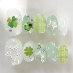 クローバーネイル/韓国ネイル/乳白色ネイル/夏ネイル/チェック/星/ドット/ホシ
