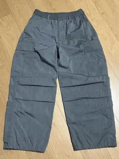 GU スーパーワイドカーゴパンツ 06GRAY Mサイズのサムネイル