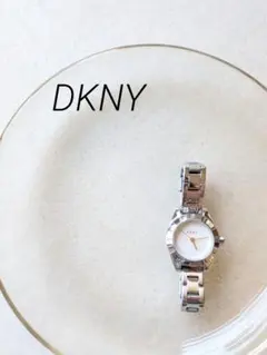 DKNY ダナキャラン レディース腕時計 シルバー　シンプル　即日発送のサムネイル