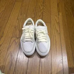 厚底スニーカー クリーム色
