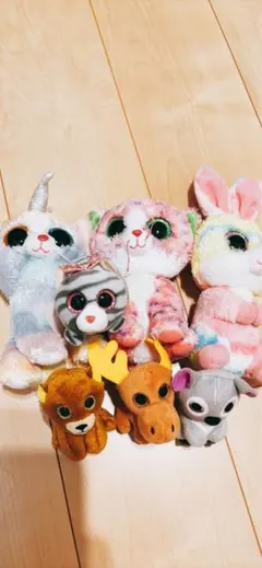 多様なデザインのぬいぐるみセット